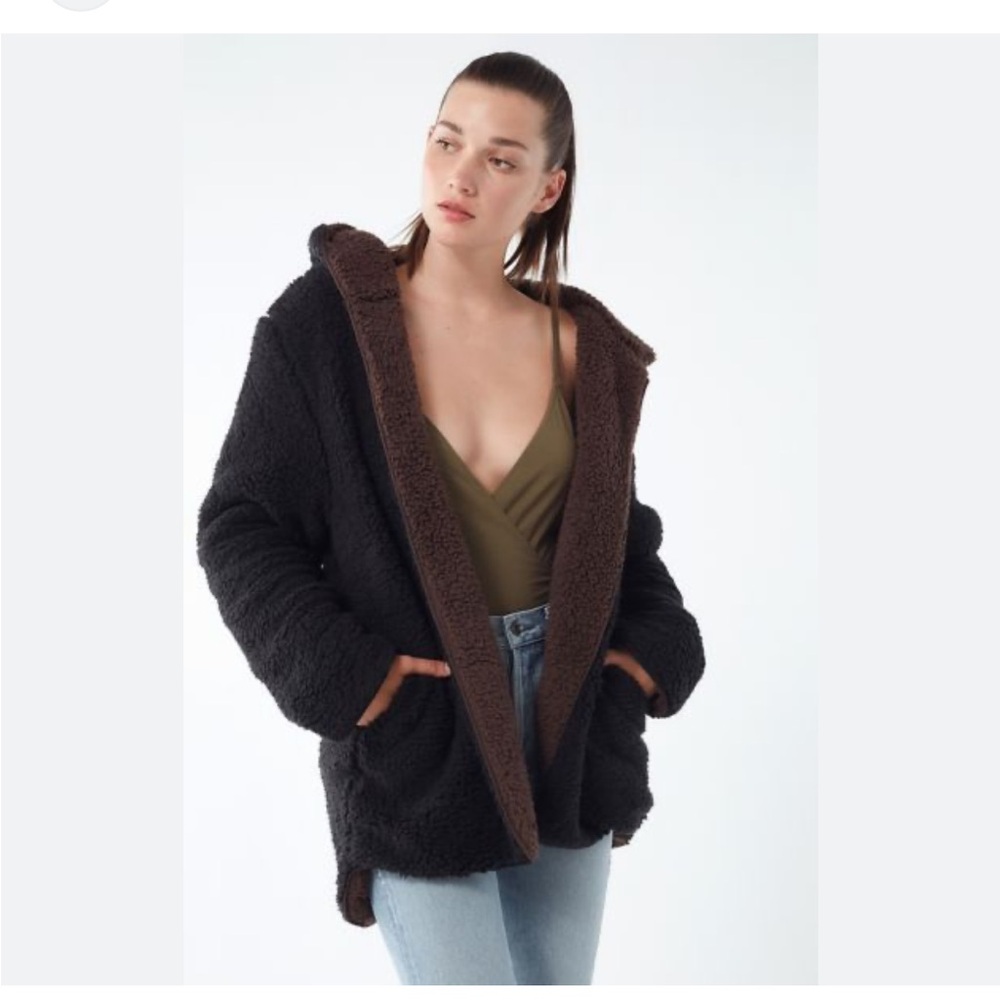 NWT Urban Outfitters Carmella Cozy Reversible Teddy Coat NEW